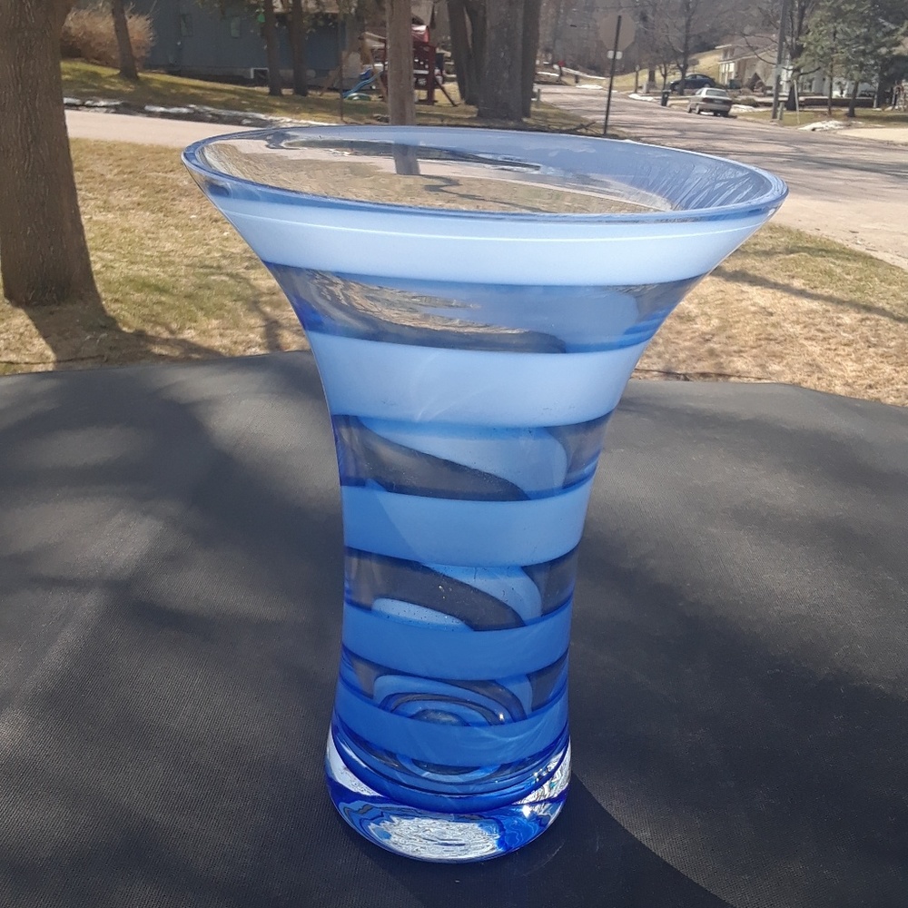 1 vase